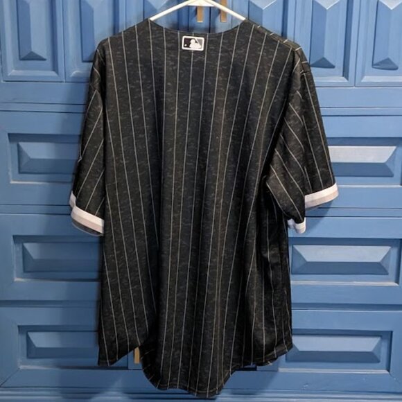 GENUINE MERCHANDISE NBL NIKE-  Chicago White Sox Black City - Picture 5 of 5